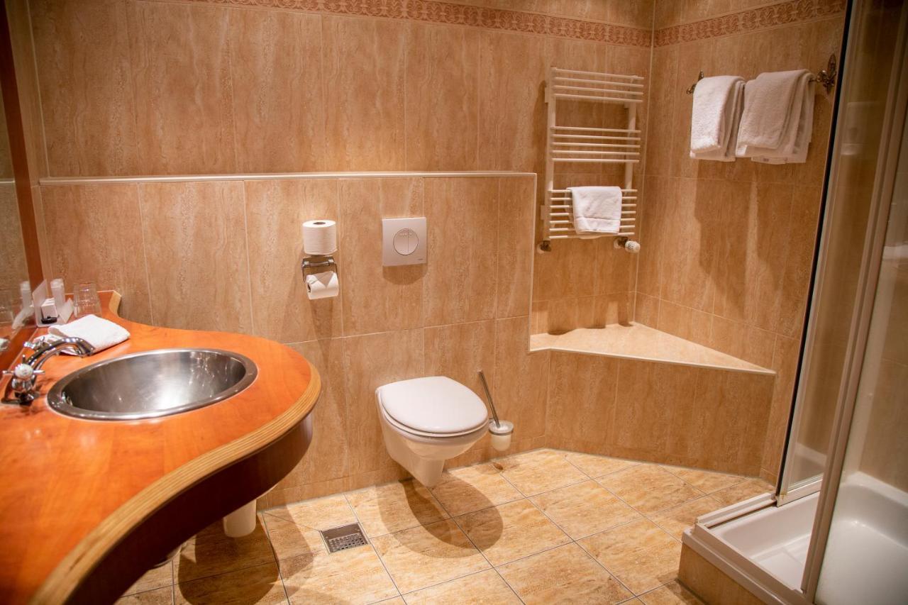 Hotel Amicitia 4*