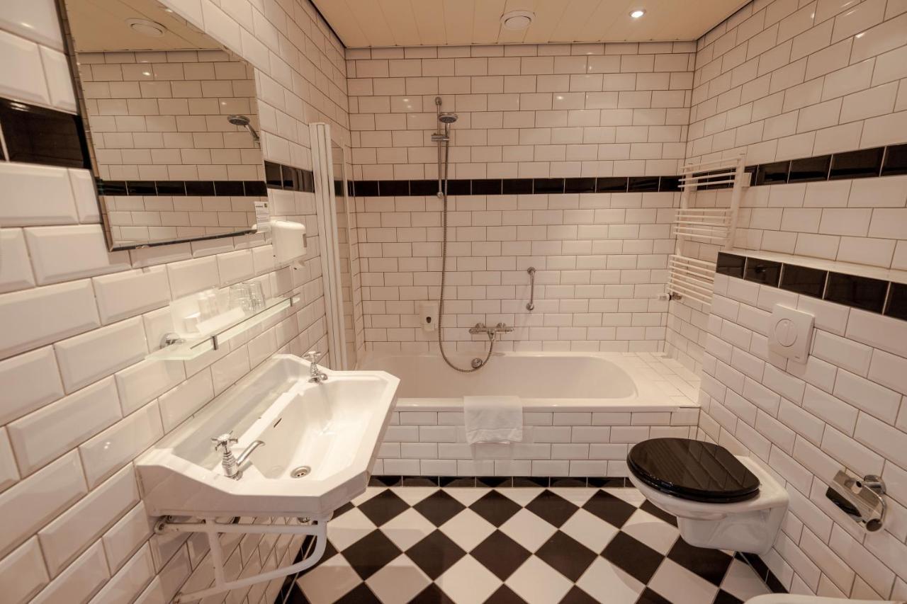 Amicitia Hotel 4*